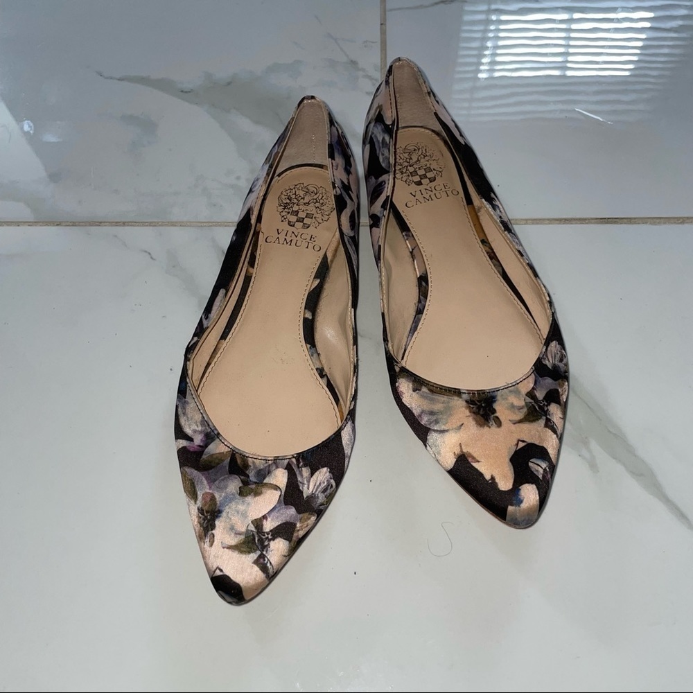Vince Camuto Floral Flats - Picture 2 of 6